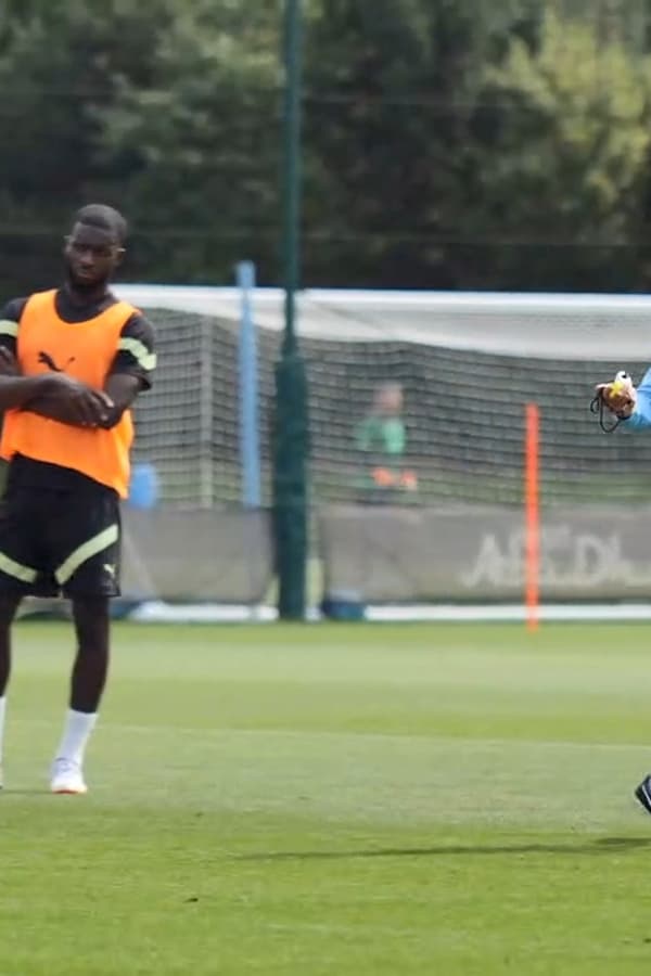 Unidos Manchester City Tricampeao